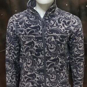 Womans Cabelas front zipper medium